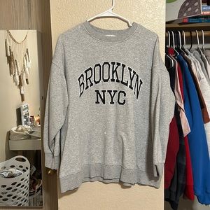 H&M grey sweatshirt
